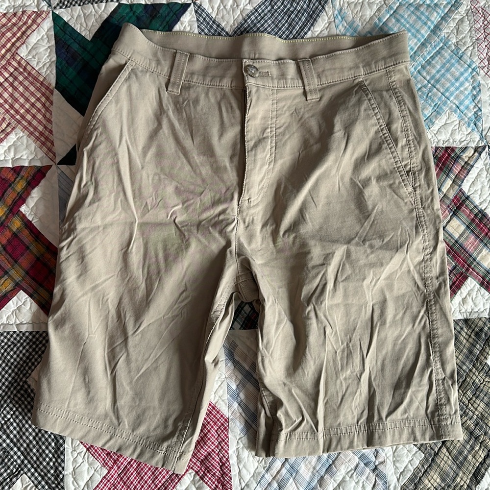 Men’s size 30 Eddie Bauer Shorts